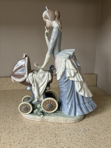 Lladro porcelain figurine - lladro,