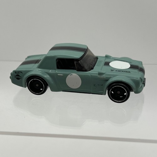 Hot wheels datsun - hot,