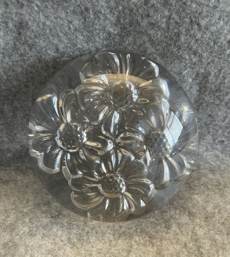 Vintage paperweight clear - , lead