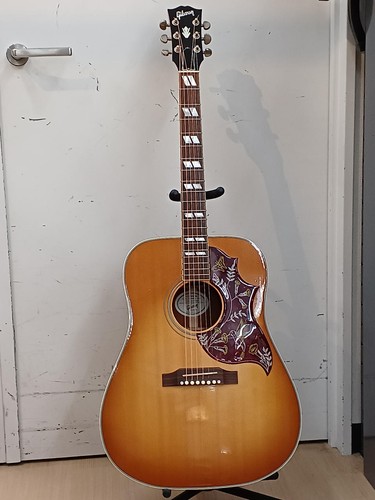 Gibson hummingbird 2014 - gibson,