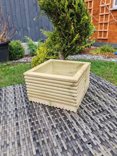 Square wooden planter - square,