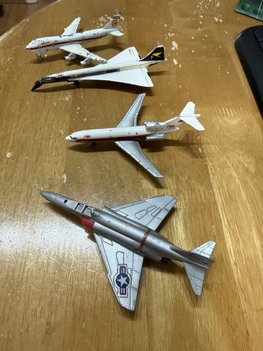 Selection die cast planes - cast,