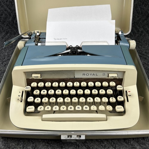Vintage royal sabre manual - vintage,