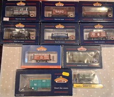 BACHMANN OO GAUGE WAGONS. PUT