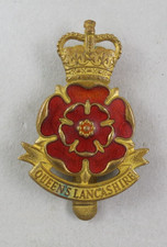 Gilt & Enamel Cap Badge The Queen's Lancashire Regiment British Army Firmin