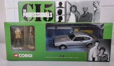 CORGI THE PROFESSIONALS CAPRI MODEL CAR WITH FIGURES 1/36 SCALE 1999 NO. 57401
