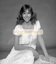 Hi-Res KAREN CARPENTER Smiling
