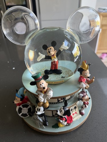 Mickey mouse snow globe - snow,