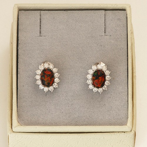 Black white opal - white,