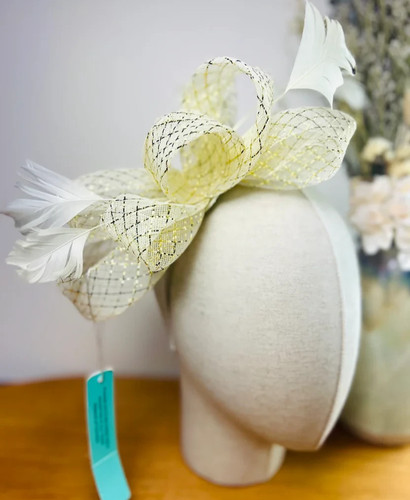 Feather looped fascinator - feather,