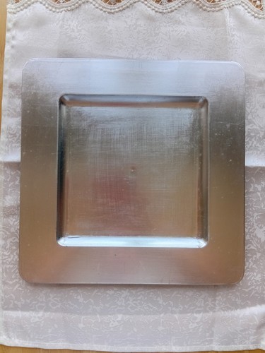 Silver plate chargers - 6,