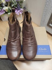 Brown Clarks Unstructured