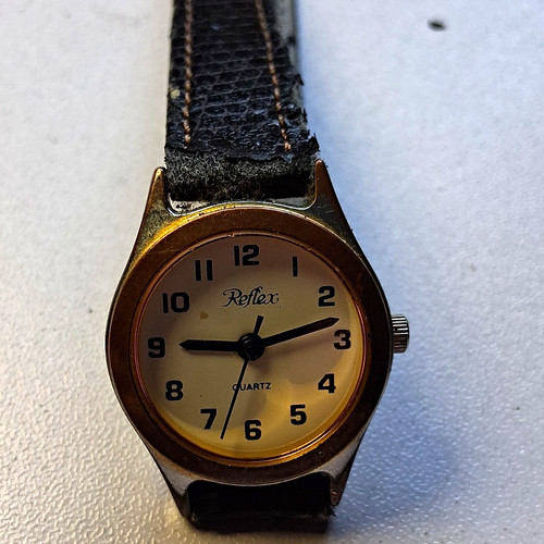 Reflex quartz wristwatch - wristwatch, gold