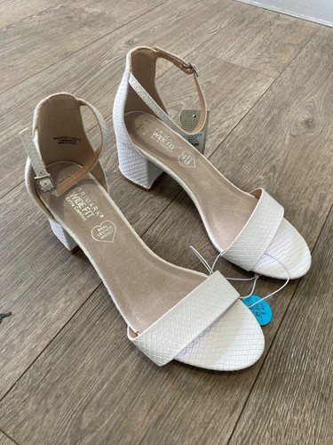 White heels size - , 6