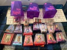 mini Bratz dolls x 17 inc