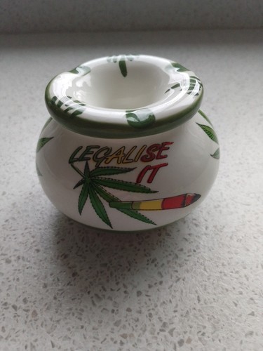 Novelty ceramic ash tray - ceramic,