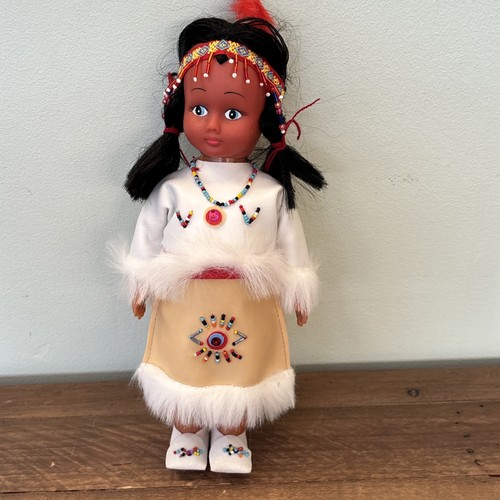 Vintage beautiful doll native - beautiful,