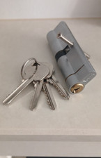 VERSA Euro Cylinder Barrel 50/50 Front/Rear Door Lock  with 4 keys