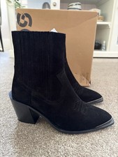 Schuh Black Suede Western