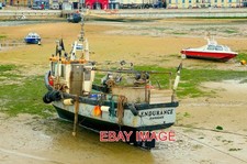 PHOTO  MARGATE THE SMALL FISHING VESSEL 'ENDURANCE' AWAITS THE RETURN OF THE TID