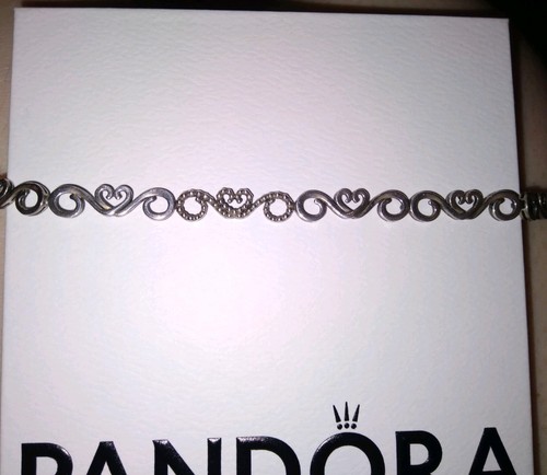 Pandora love and - and, kisses