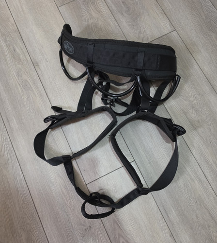 Black sit climbing - sit, harness