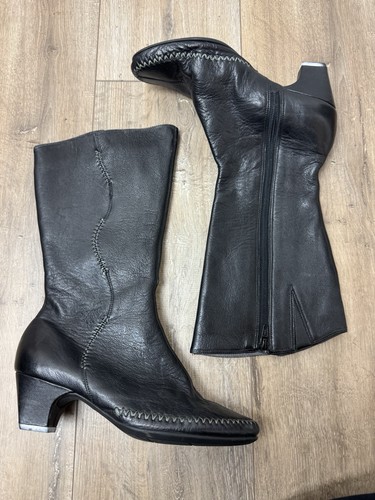 Clarks black mid calf - k,