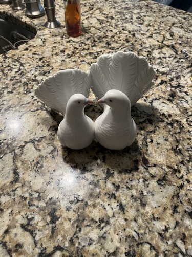 Lladro kissing doves figurine - lladro,
