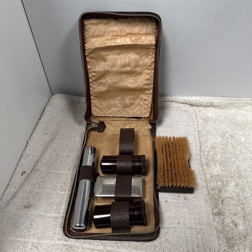 Gentlemans travelling grooming - travelling,