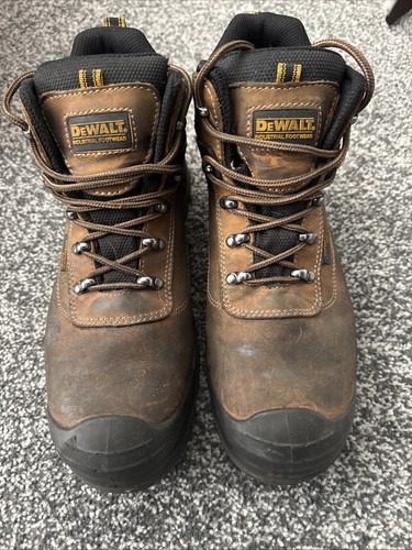 Size dewalt steel - 9, toe