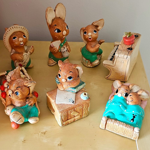 Pendelfin resin rabbit - pendelfin,