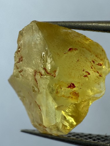Natural yellow sapphire - yellow,