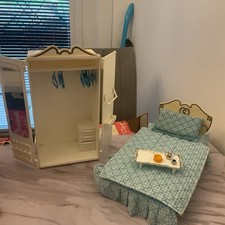 Sindy Bedroom Set Wardrobe, Bedside Table Working Lamp , Bed