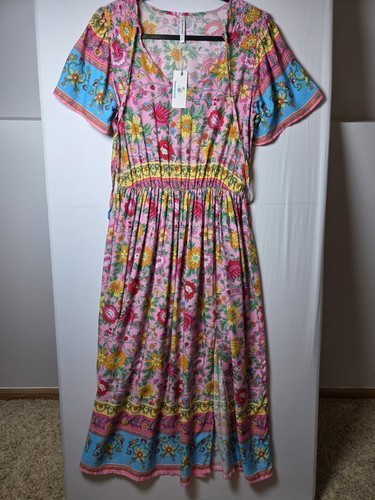 Beachsissi nwt pink floral - nwt,