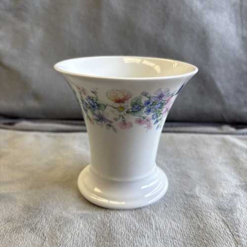 Wedgwood bone china small - bone,