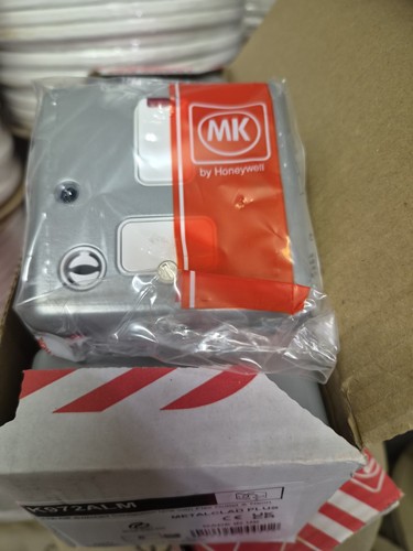 Metalclad switched spur - mk,