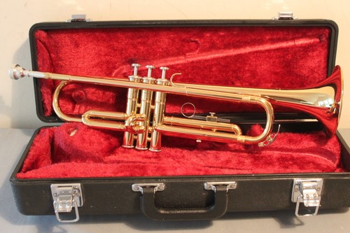 Yamaha gold trumpet - gold, with