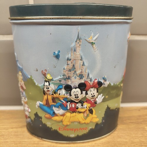 Vintage disneyland paris - paris, 3d