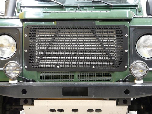 Black front grille stainless - front, (stainless