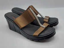 Woman’s Skechers Luxe Foam Wedge Rumblers Heels SN 38950 Size 5