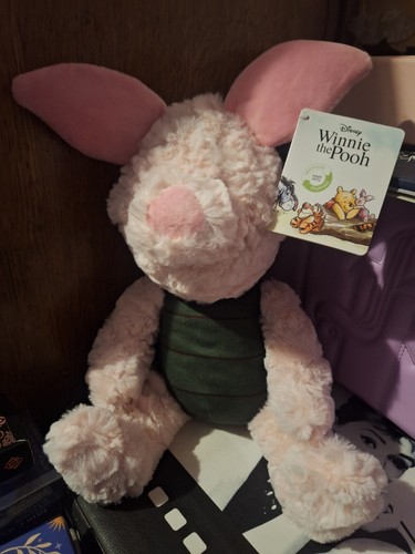 Piglet and tigger - tigger,