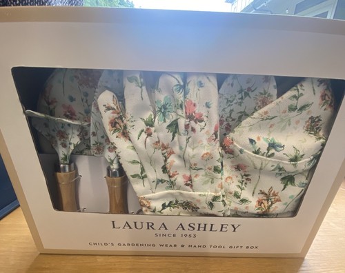 Childs laura ashley - laura, gardening