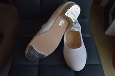 White Canvas Chorus low heel