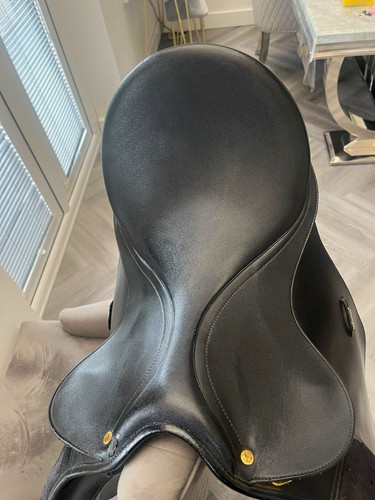 Wintec black saddle 17inch - wintec,