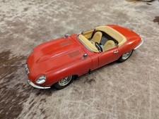 Jaguar "E" ( E-type ) Cabriolet 1961 Diecast Model Car in Red