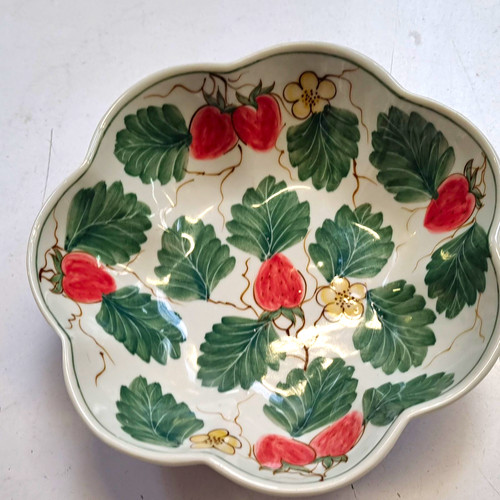 Mondian home scalloped - at,