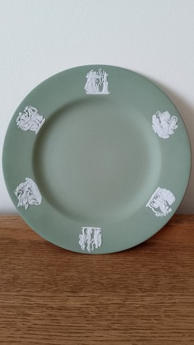 Wedgwood green plate cup - /,