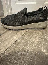 Skechers Men's Goga Max Size 8 ( worn twice)