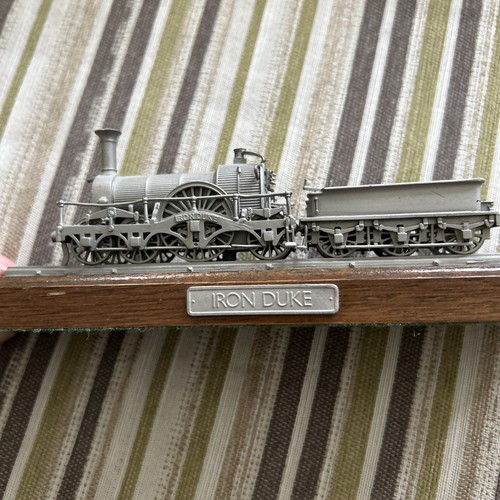 Danbury mint pewter model - danbury,