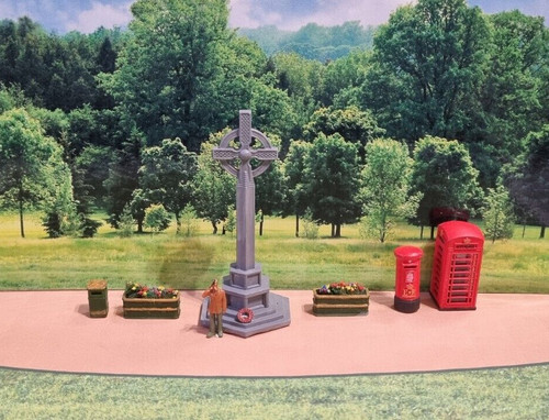 War memorial plinth - war, large